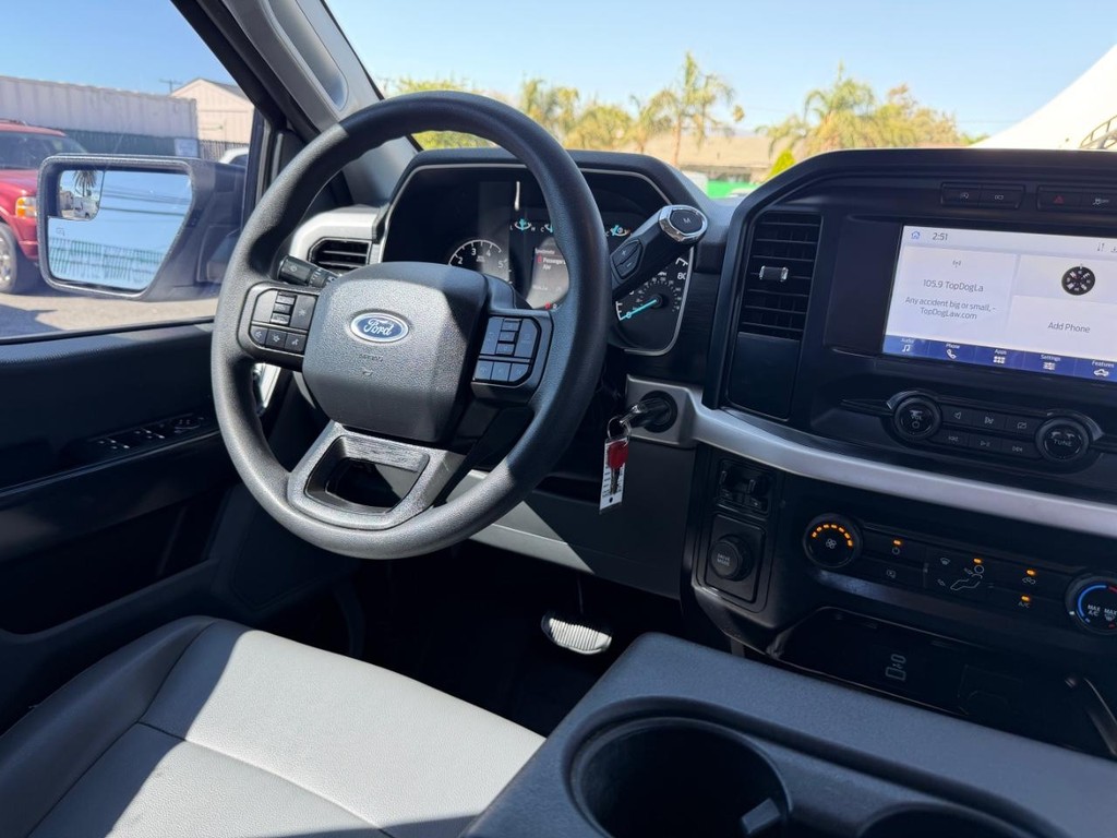 Ford F-150 Vehicle Full-screen Gallery Image 30