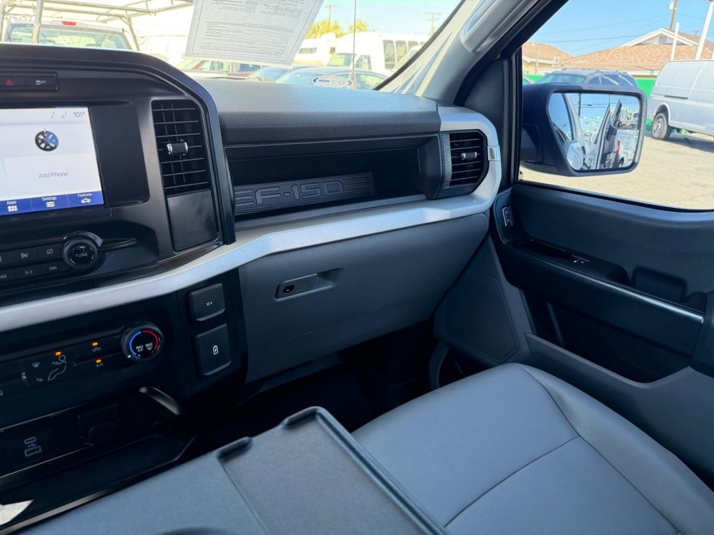 Ford F-150 Vehicle Full-screen Gallery Image 32