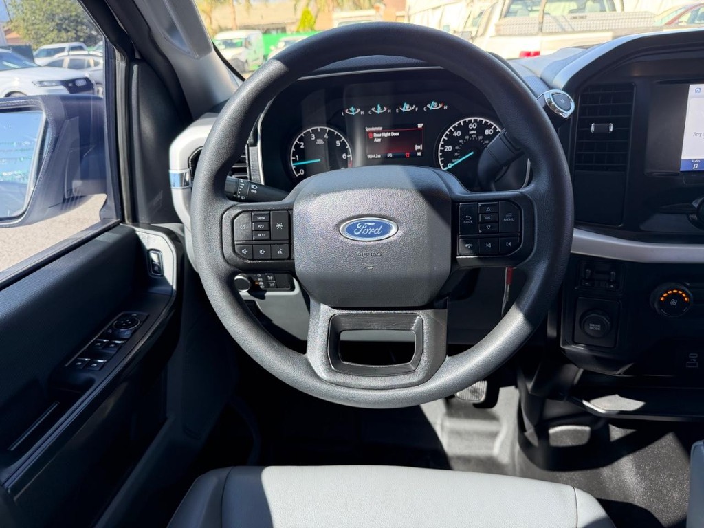 Ford F-150 Vehicle Full-screen Gallery Image 33