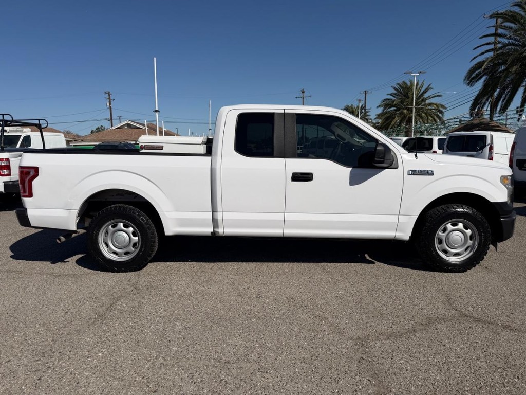 Ford F-150 Vehicle Full-screen Gallery Image 05