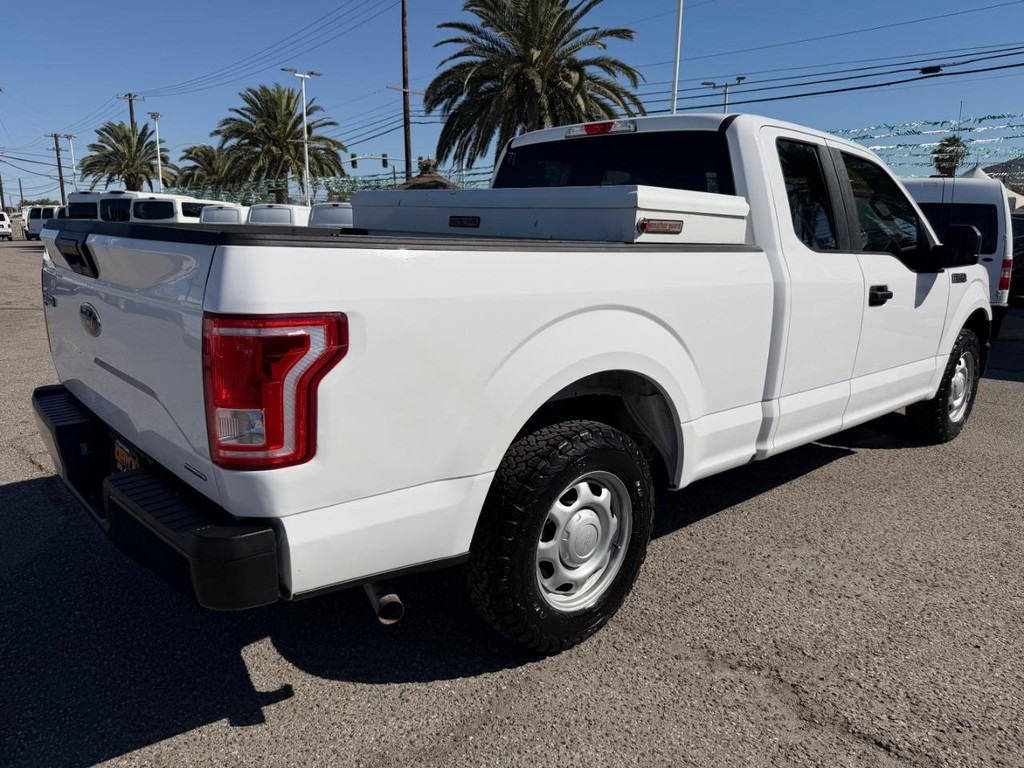 Ford F-150 Vehicle Full-screen Gallery Image 06