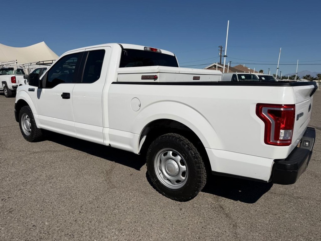 Ford F-150 Vehicle Full-screen Gallery Image 09