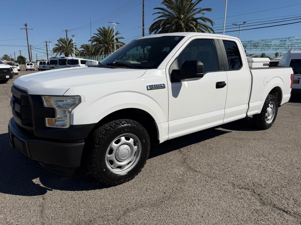 Ford F-150 Vehicle Full-screen Gallery Image 12