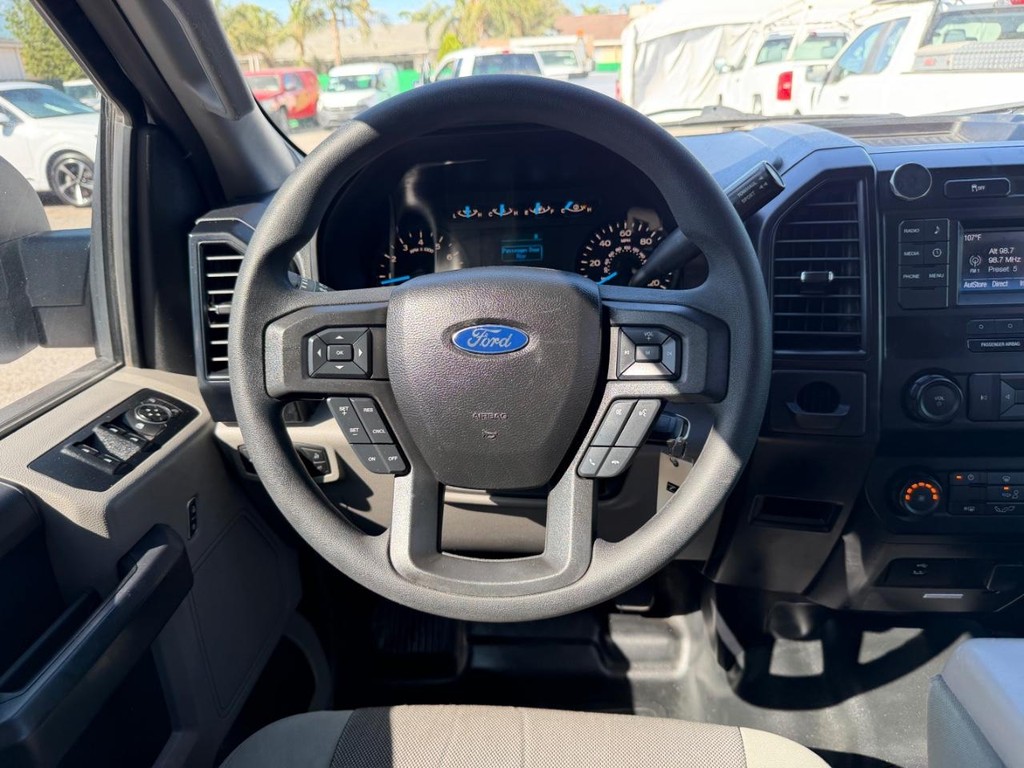 Ford F-150 Vehicle Full-screen Gallery Image 33