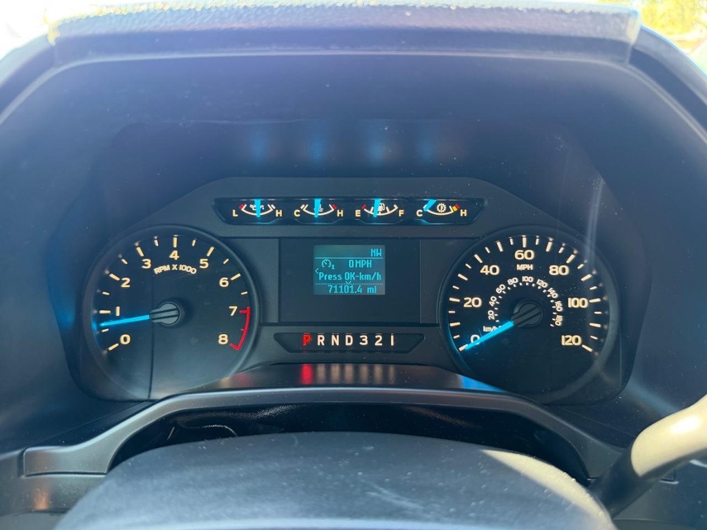 Ford F-150 Vehicle Full-screen Gallery Image 38