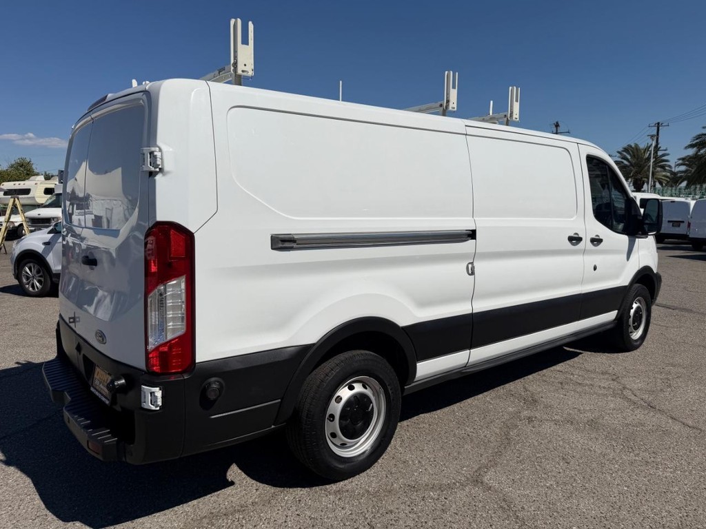 Ford Transit 150 Vehicle Full-screen Gallery Image 07