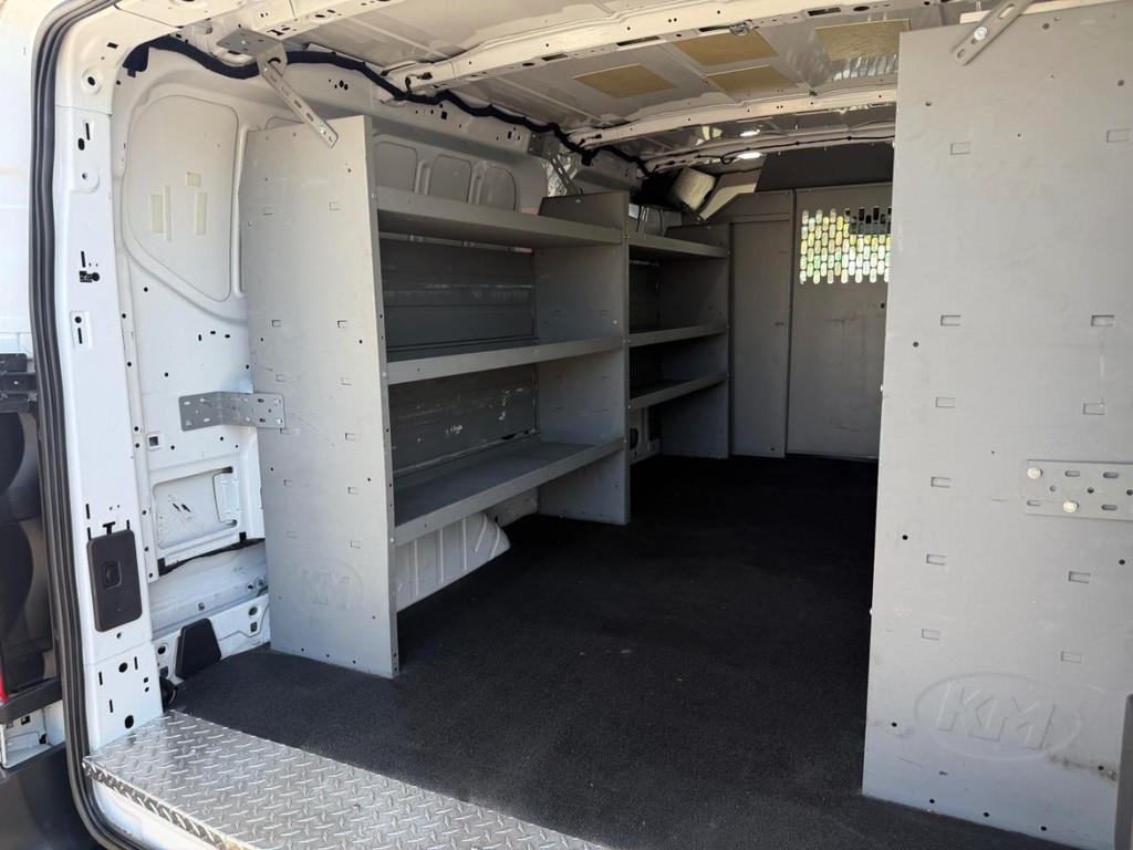 Ford Transit 150 Vehicle Full-screen Gallery Image 17