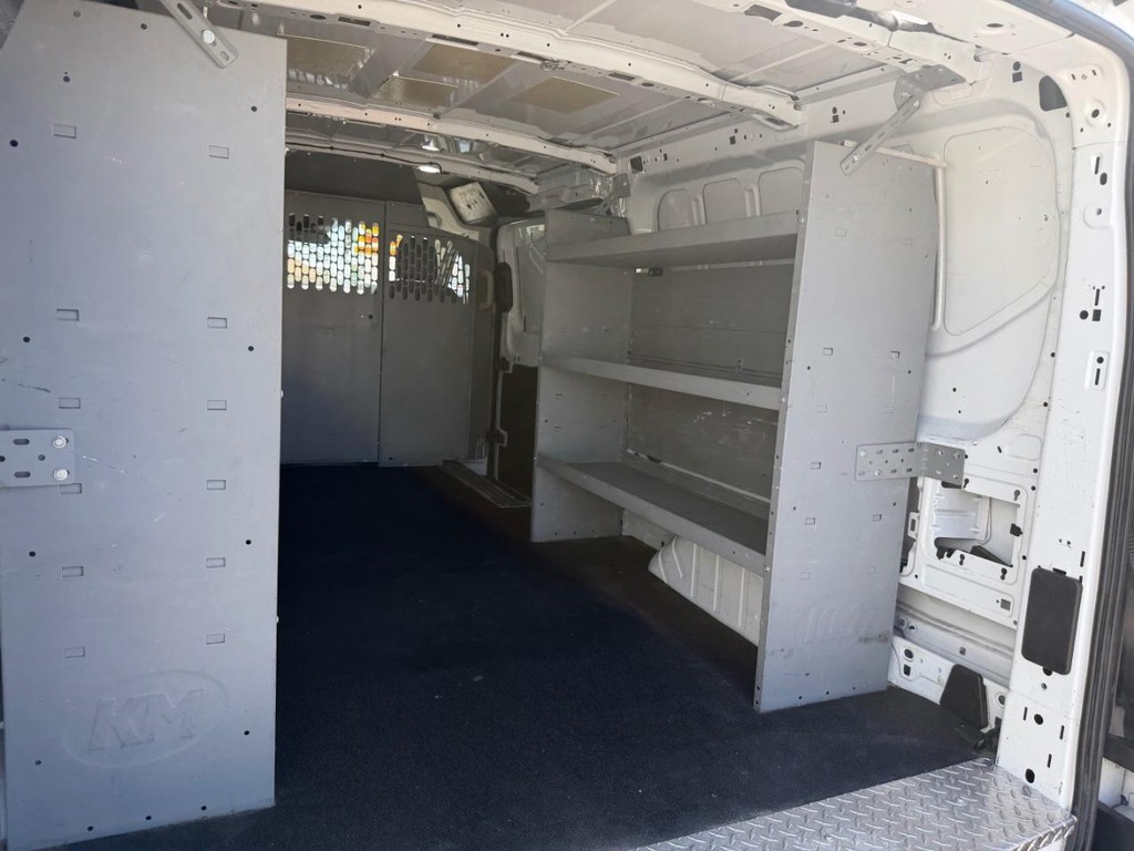 Ford Transit 150 Vehicle Full-screen Gallery Image 18