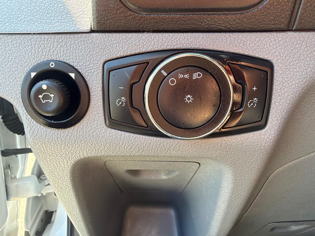 Ford Transit 150 Vehicle Full-screen Gallery Image 34