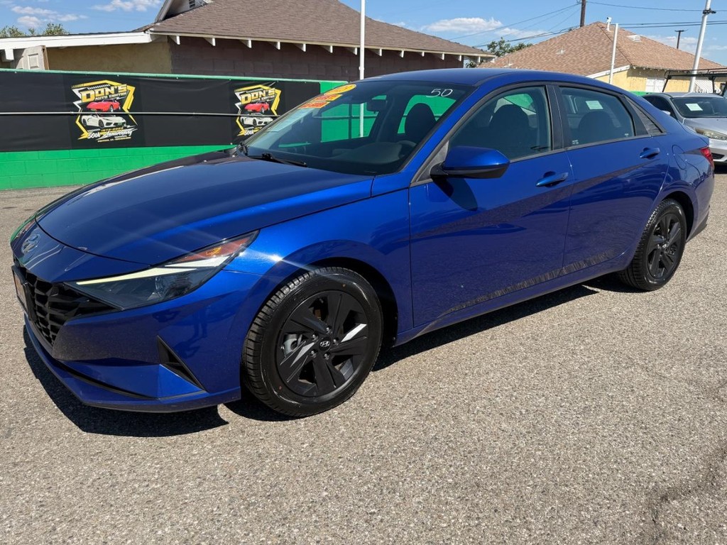 Hyundai Elantra Vehicle Full-screen Gallery Image 14