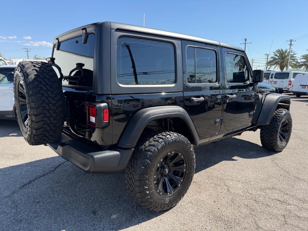 Jeep Wrangler Unlimited Vehicle Full-screen Gallery Image 06