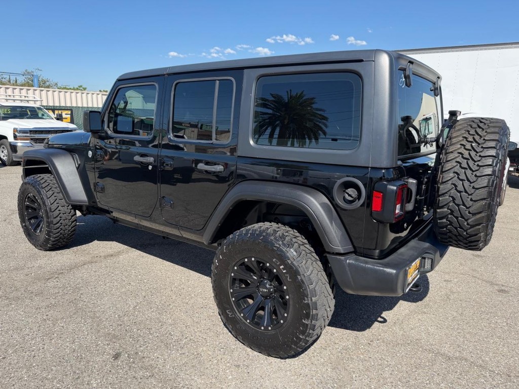 Jeep Wrangler Unlimited Vehicle Full-screen Gallery Image 09