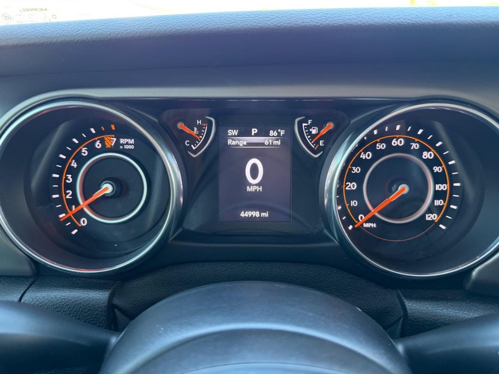 Jeep Wrangler Unlimited Vehicle Full-screen Gallery Image 30