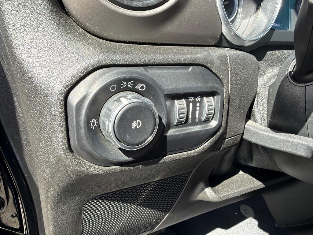 Jeep Wrangler Unlimited Vehicle Full-screen Gallery Image 31