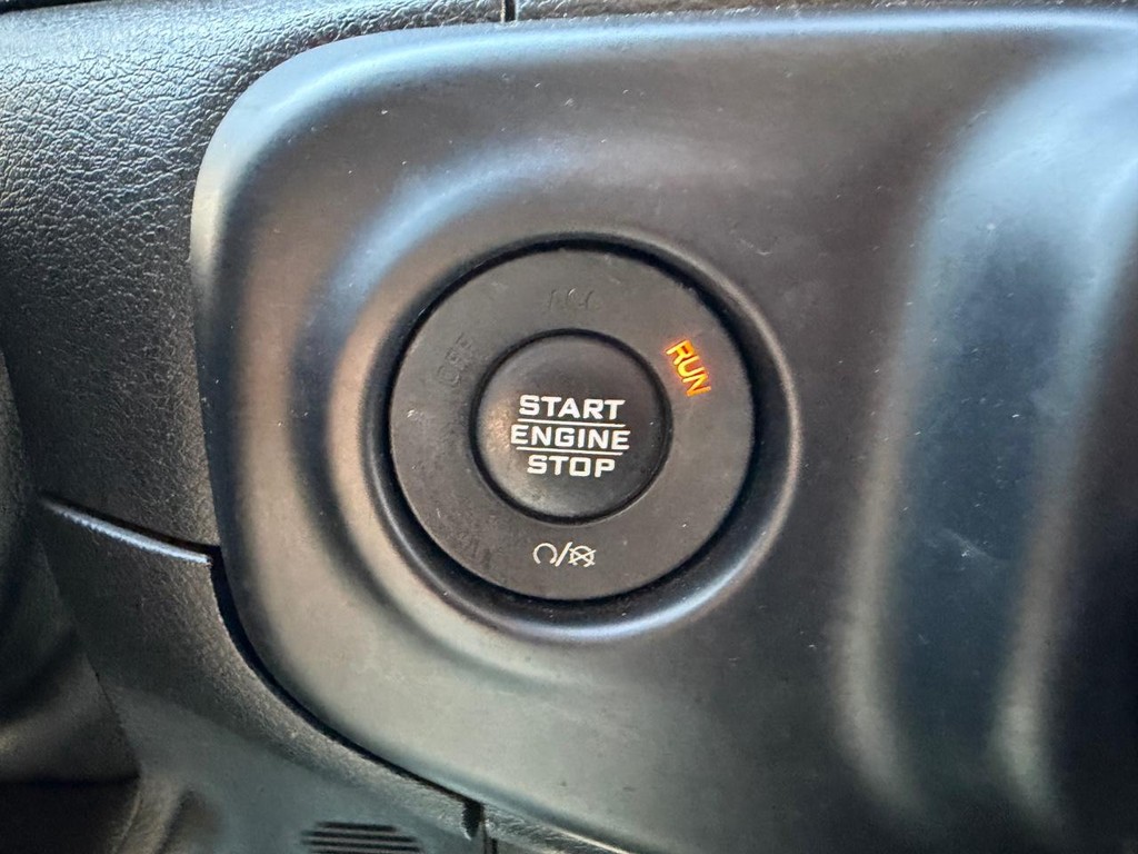 Jeep Wrangler Unlimited Vehicle Full-screen Gallery Image 32