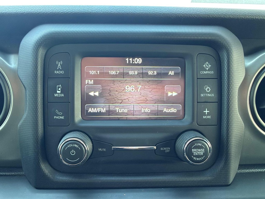 Jeep Wrangler Unlimited Vehicle Full-screen Gallery Image 33