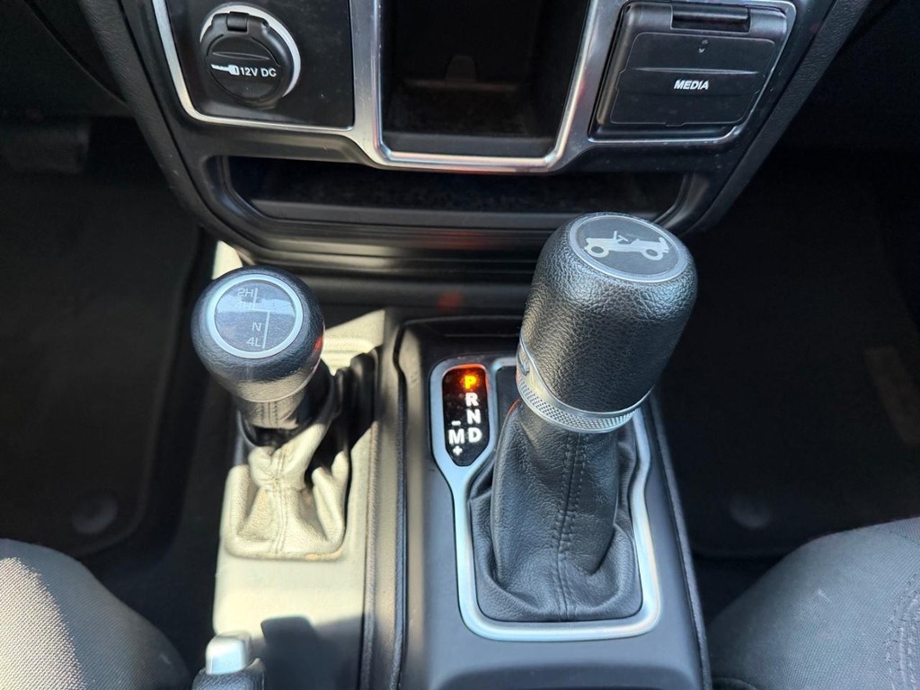 Jeep Wrangler Unlimited Vehicle Full-screen Gallery Image 34