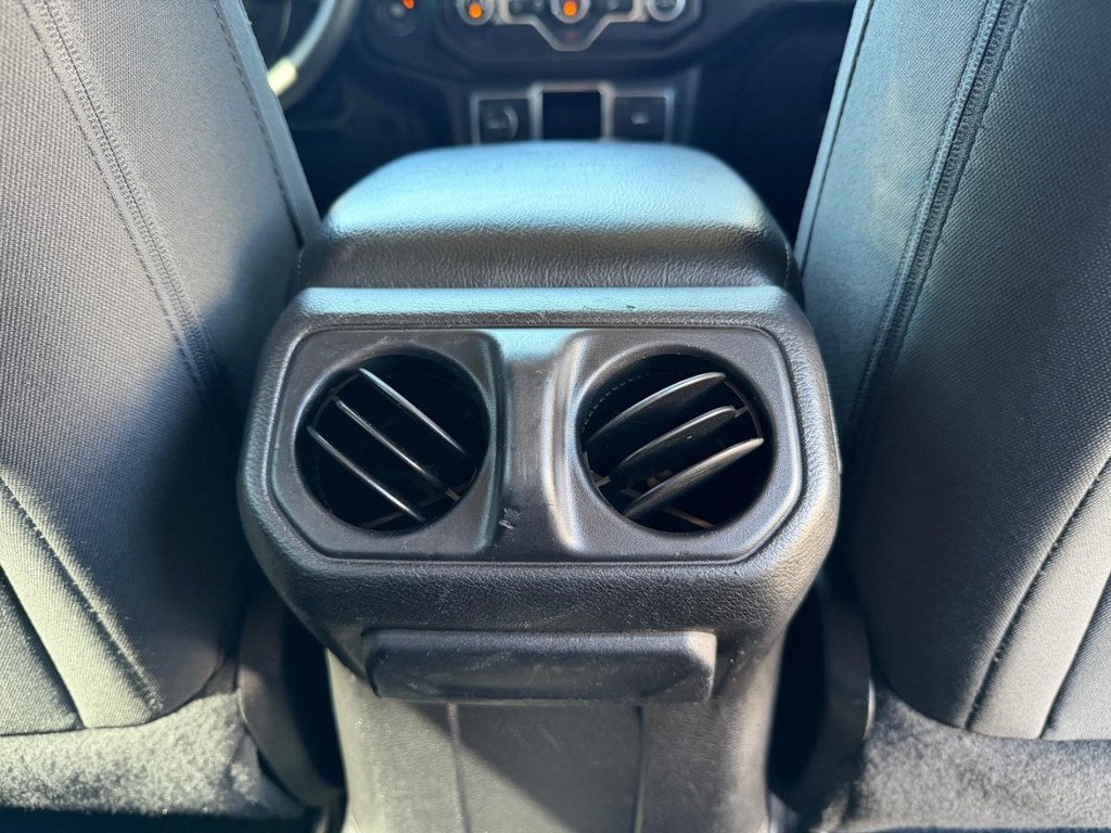 Jeep Wrangler Unlimited Vehicle Full-screen Gallery Image 35