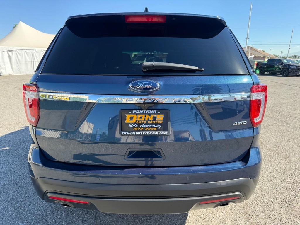 Ford Explorer Vehicle Full-screen Gallery Image 08