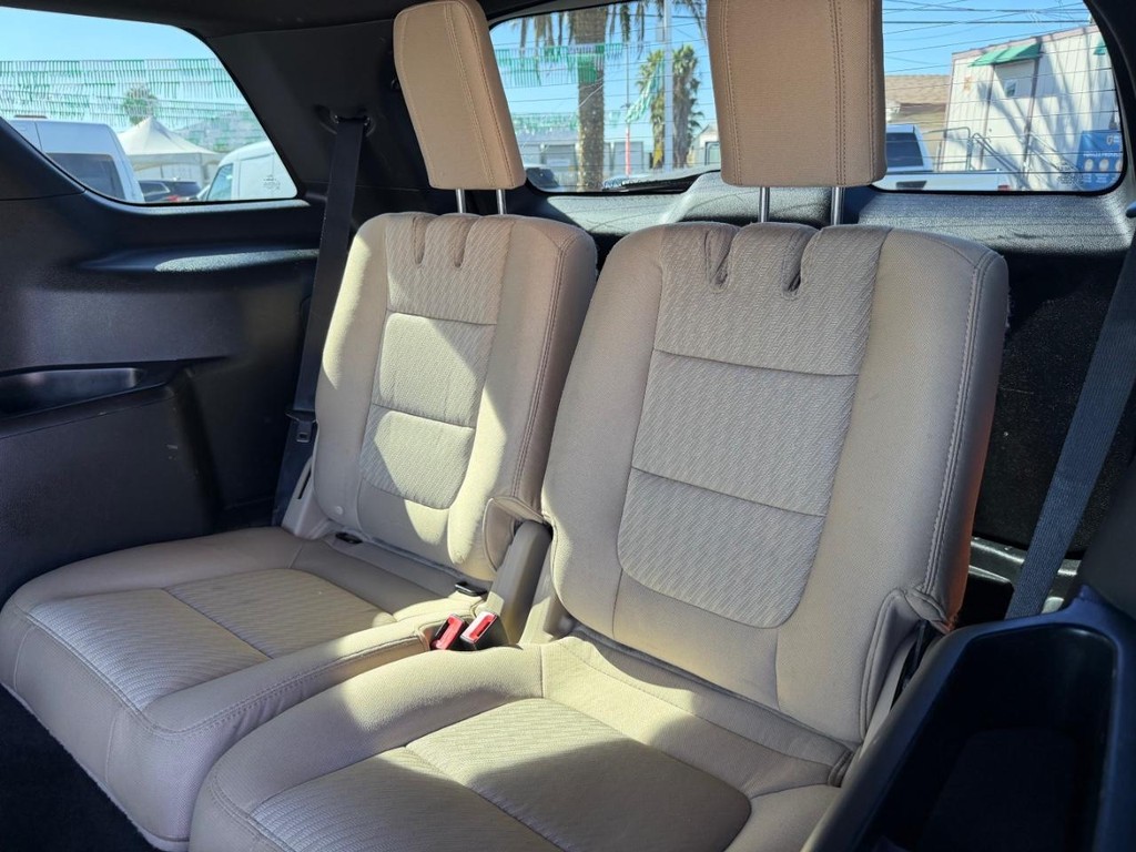 Ford Explorer Vehicle Full-screen Gallery Image 42