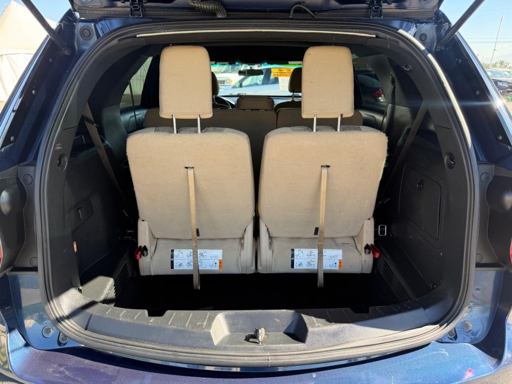 Ford Explorer Vehicle Full-screen Gallery Image 44