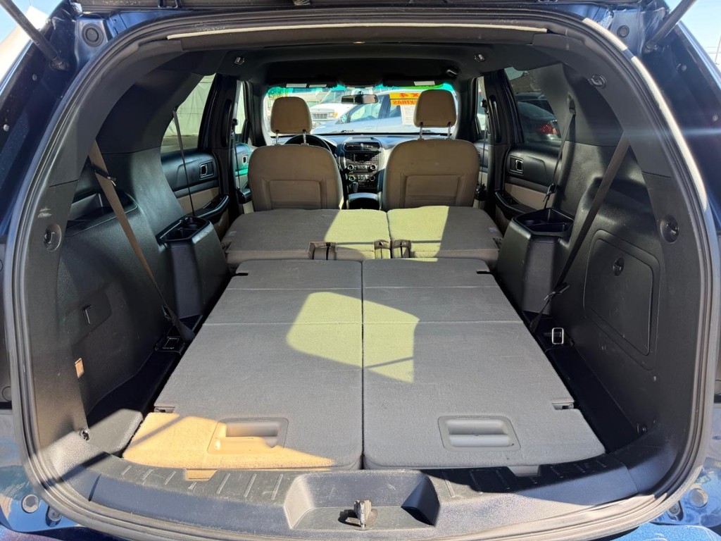Ford Explorer Vehicle Full-screen Gallery Image 46