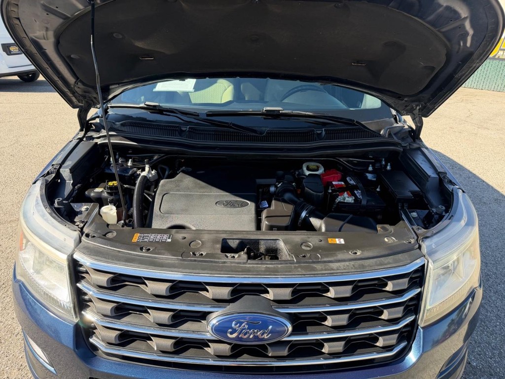 Ford Explorer Vehicle Full-screen Gallery Image 47