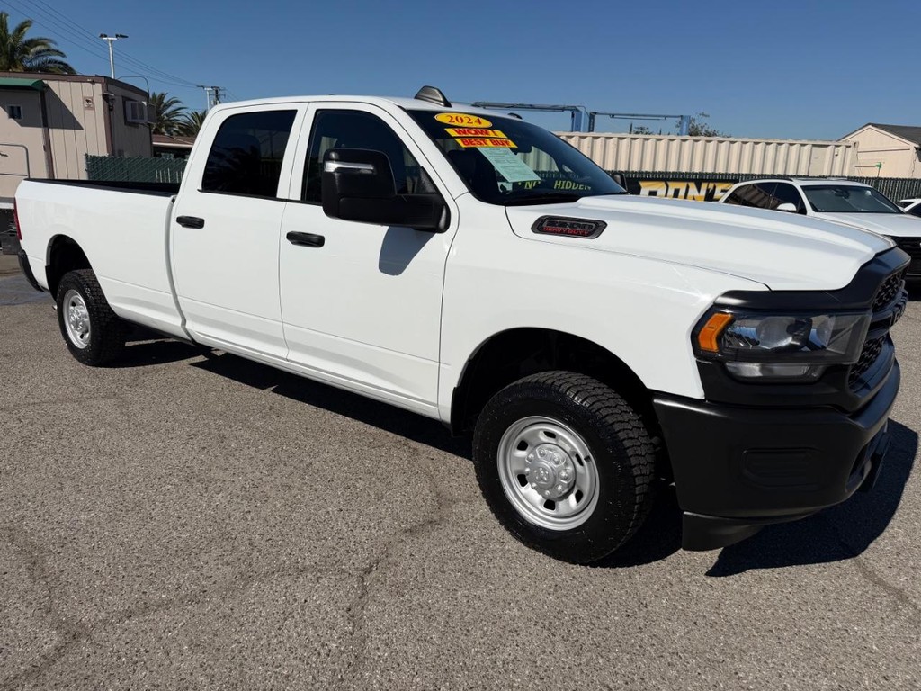 Ram 2500 Vehicle Full-screen Gallery Image 03