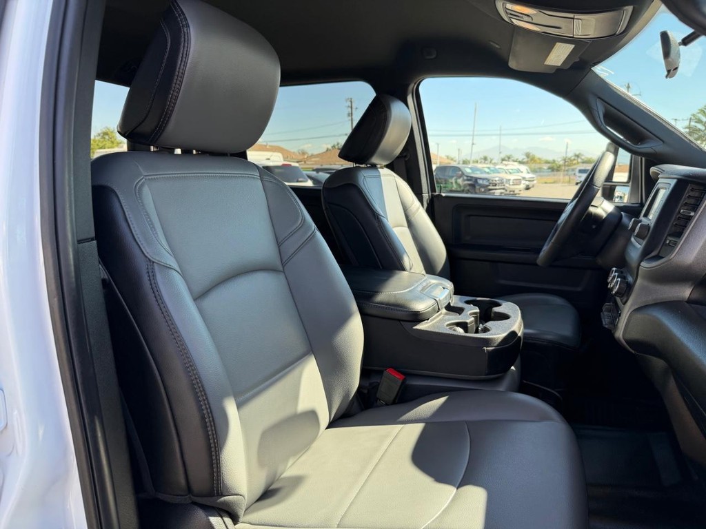 Ram 2500 Vehicle Full-screen Gallery Image 22
