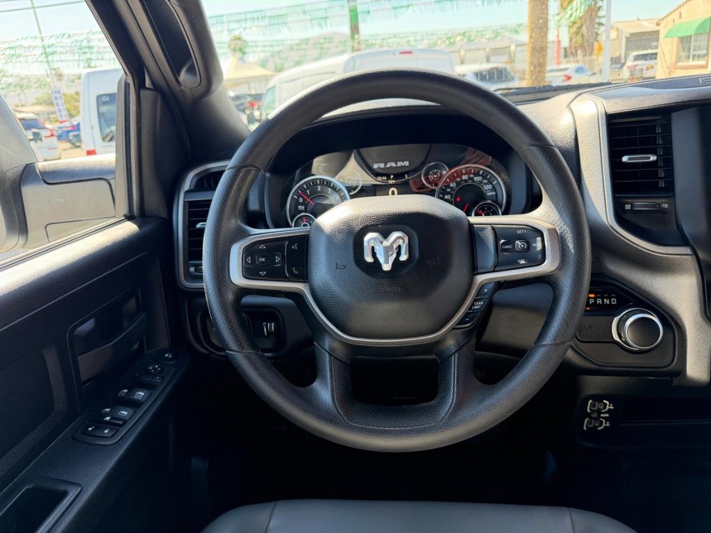 Ram 2500 Vehicle Full-screen Gallery Image 27