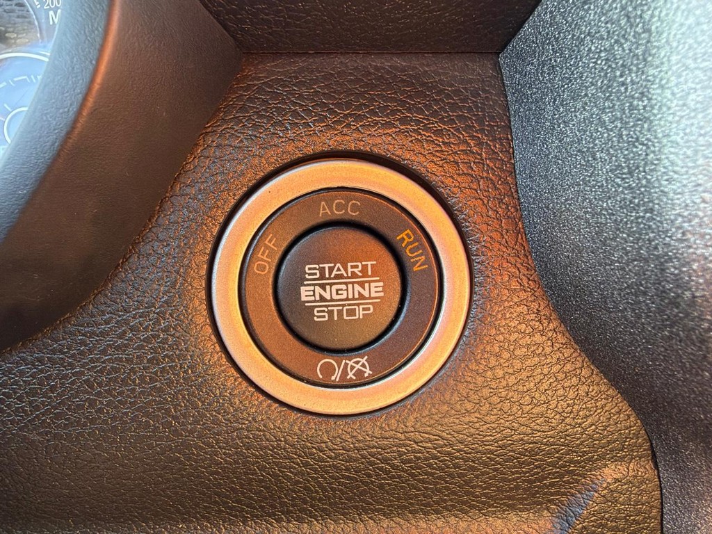 Ram 2500 Vehicle Full-screen Gallery Image 32