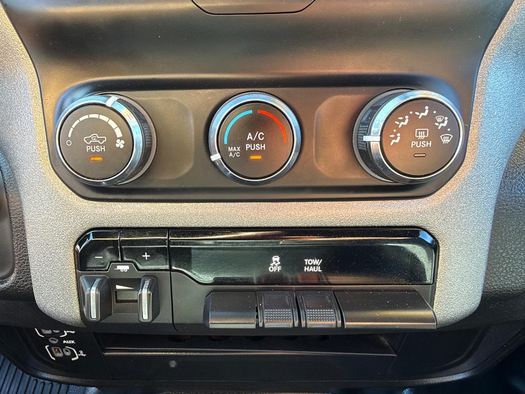 Ram 2500 Vehicle Full-screen Gallery Image 34
