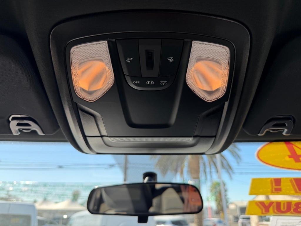 Ram 2500 Vehicle Full-screen Gallery Image 36
