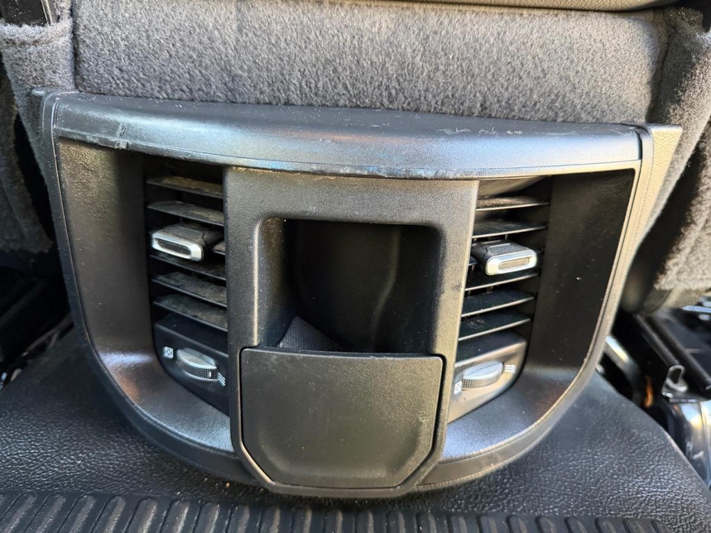 Ram 2500 Vehicle Full-screen Gallery Image 37