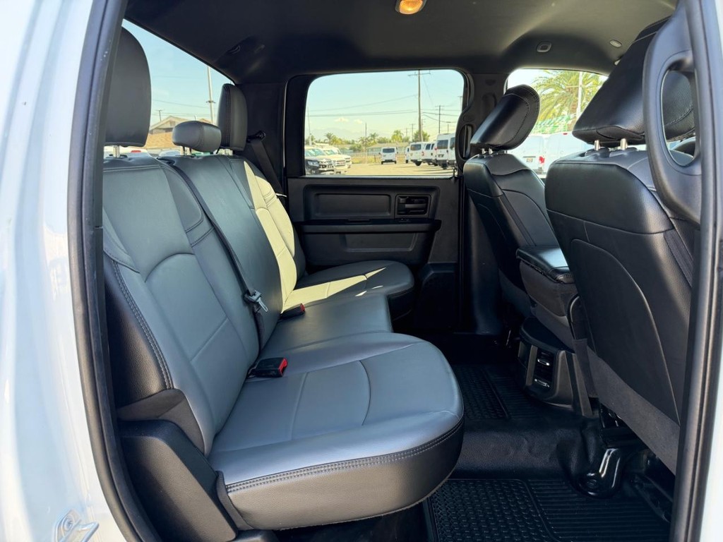 Ram 2500 Vehicle Full-screen Gallery Image 39