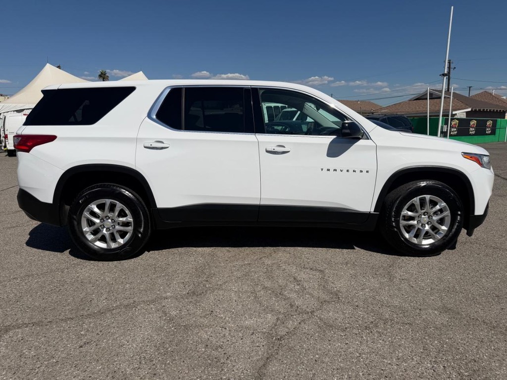 Chevrolet Traverse Vehicle Full-screen Gallery Image 05