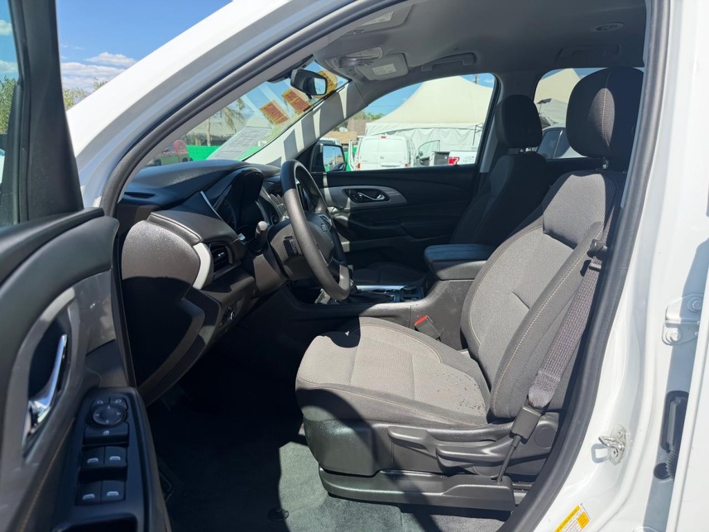 Chevrolet Traverse Vehicle Full-screen Gallery Image 17