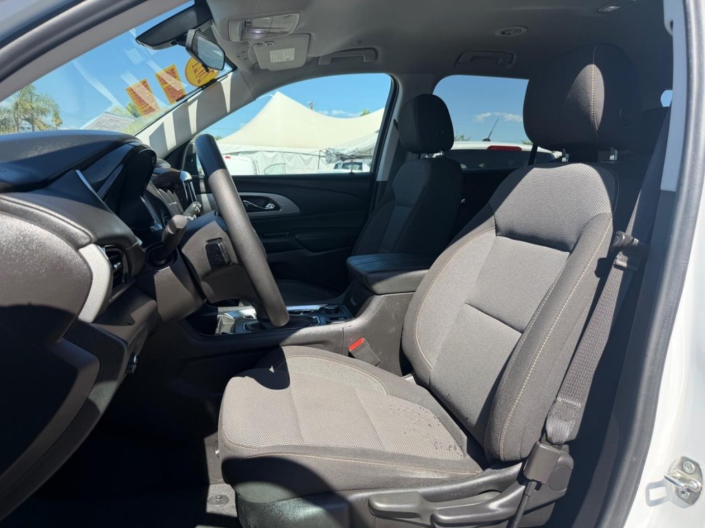 Chevrolet Traverse Vehicle Full-screen Gallery Image 18