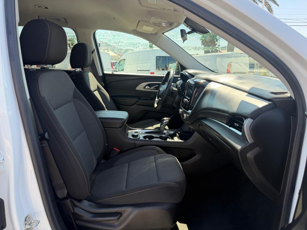 Chevrolet Traverse Vehicle Full-screen Gallery Image 21