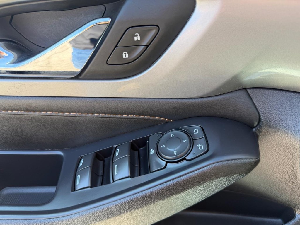 Chevrolet Traverse Vehicle Full-screen Gallery Image 31