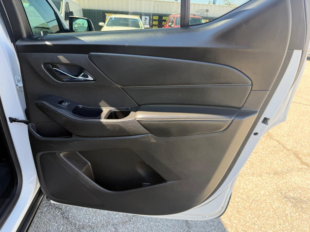 Chevrolet Traverse Vehicle Full-screen Gallery Image 34
