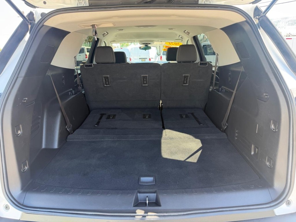 Chevrolet Traverse Vehicle Full-screen Gallery Image 41