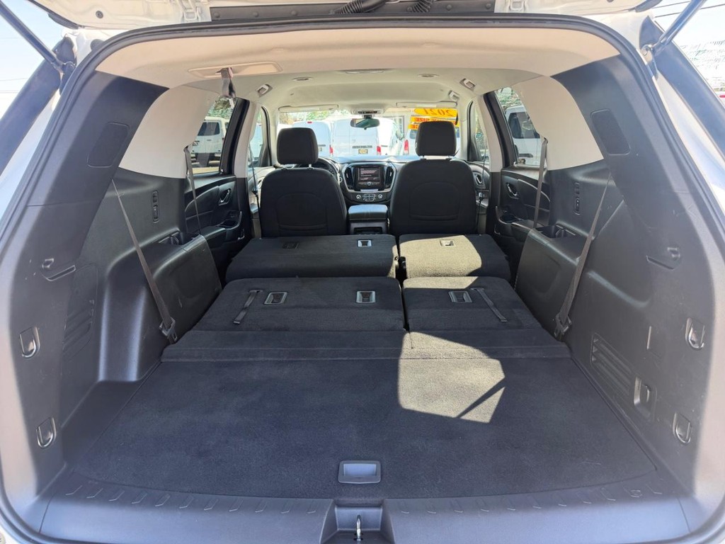 Chevrolet Traverse Vehicle Full-screen Gallery Image 42