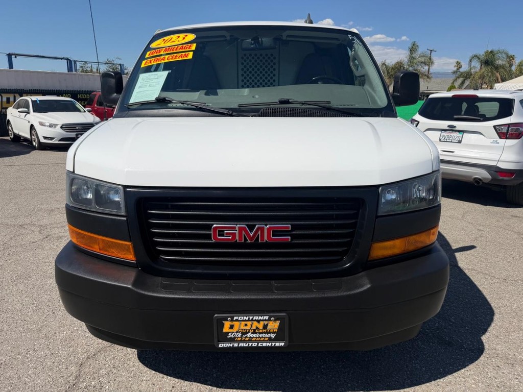 GMC Savana 2500 Vehicle Full-screen Gallery Image 15