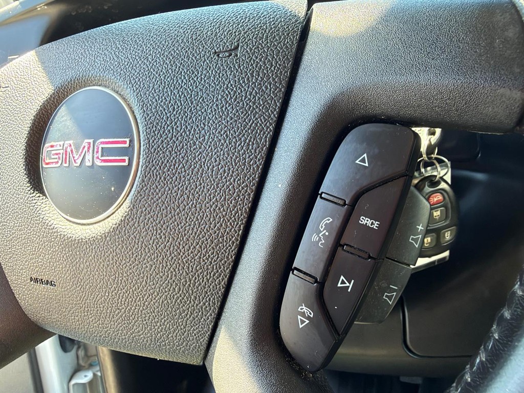 GMC Savana 2500 Vehicle Full-screen Gallery Image 32
