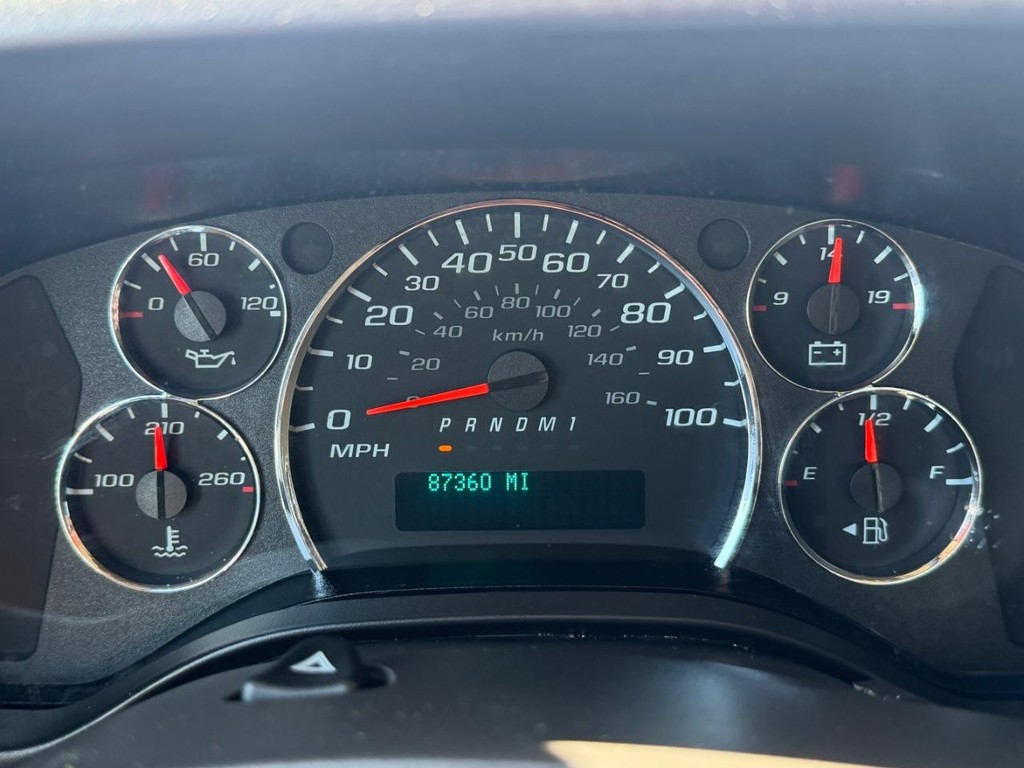 GMC Savana 2500 Vehicle Full-screen Gallery Image 33
