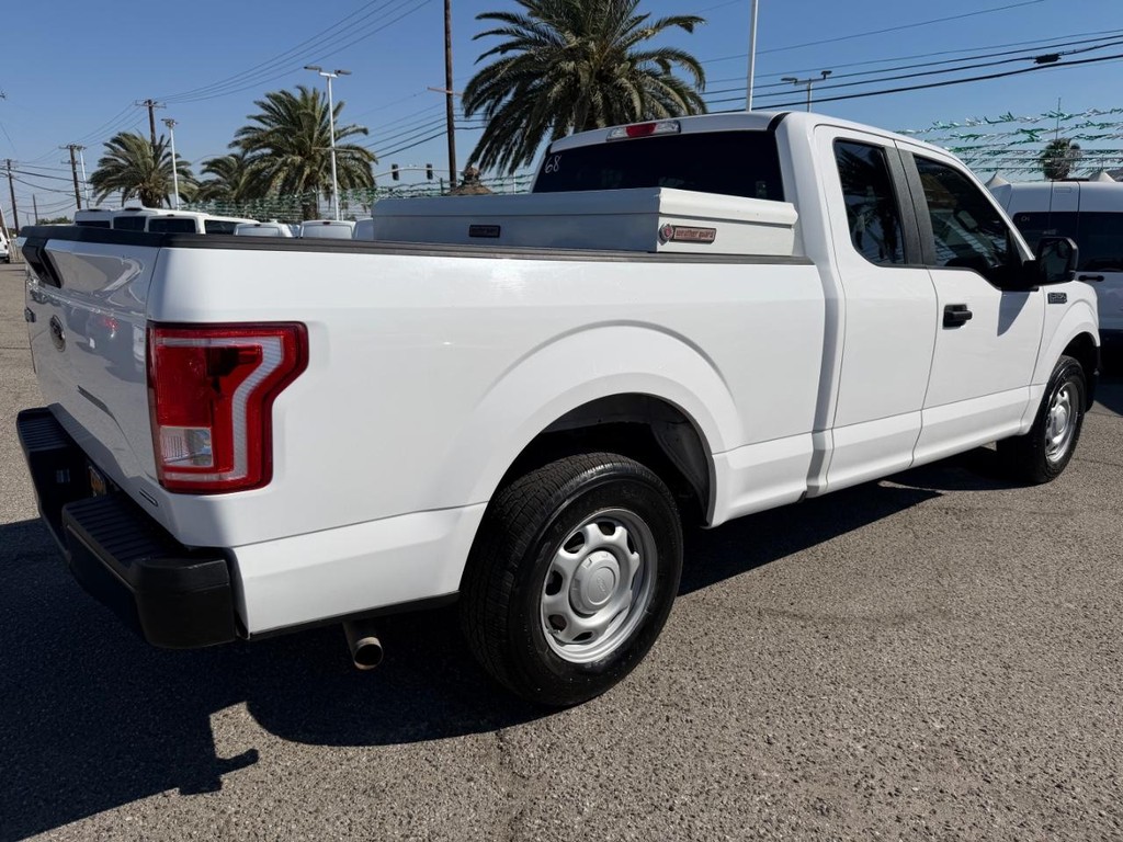 Ford F-150 Vehicle Full-screen Gallery Image 06