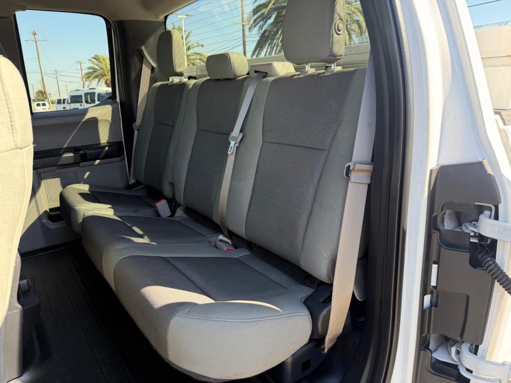 Ford F-150 Vehicle Full-screen Gallery Image 20