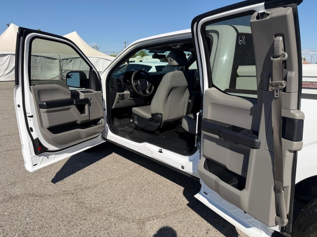 Ford F-150 Vehicle Full-screen Gallery Image 21