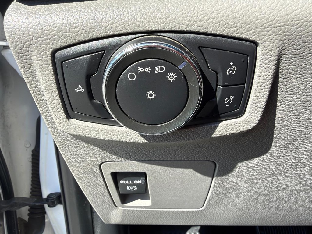 Ford F-150 Vehicle Full-screen Gallery Image 38